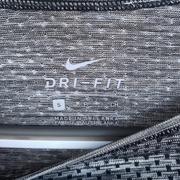 Nike Long Sleeve Running Tee (Size: Small) - Picture 2 of 5